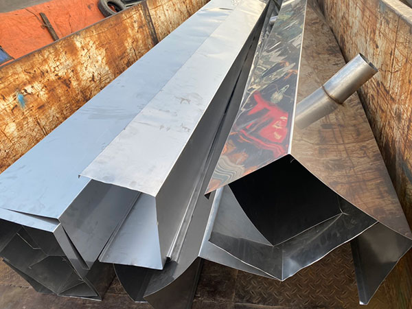 Máng xối inox
