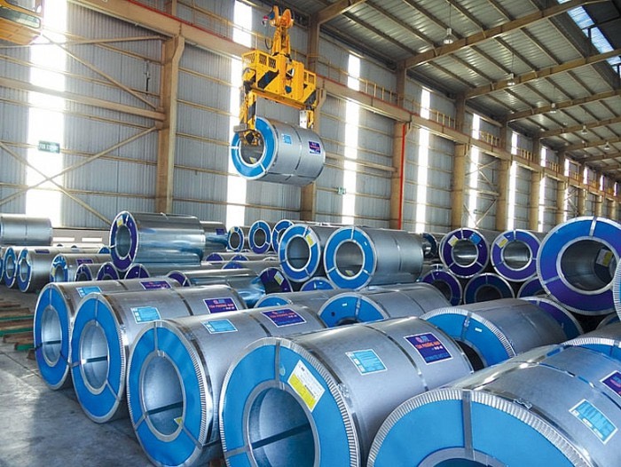 Tôn Phương Nam được sản xuất dạng cuộn để dễ dàng đóng gói và vận chuyển