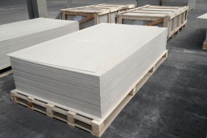 Nguyên liệu chính của tấm xi măng nhẹ là xi măng, cát silic, sợi cellulose hoặc dăm gỗ