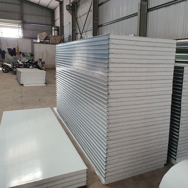 Những tấm tôn panel EPS có độ bền cao, đảm bảo công trình luôn bền vững với thời gian