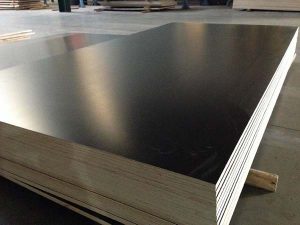 Ván ép phủ phim 16 ly thường có hai kích cỡ chính là 1220x2440x16mm và 1000x2000x16mm