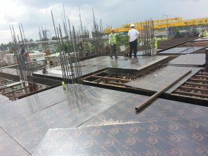 Ván ép phủ phim 21mm được sử dụng làm sàn giả, sàn nhà thi đấu và các loại sàn công trình xây dựng khác
